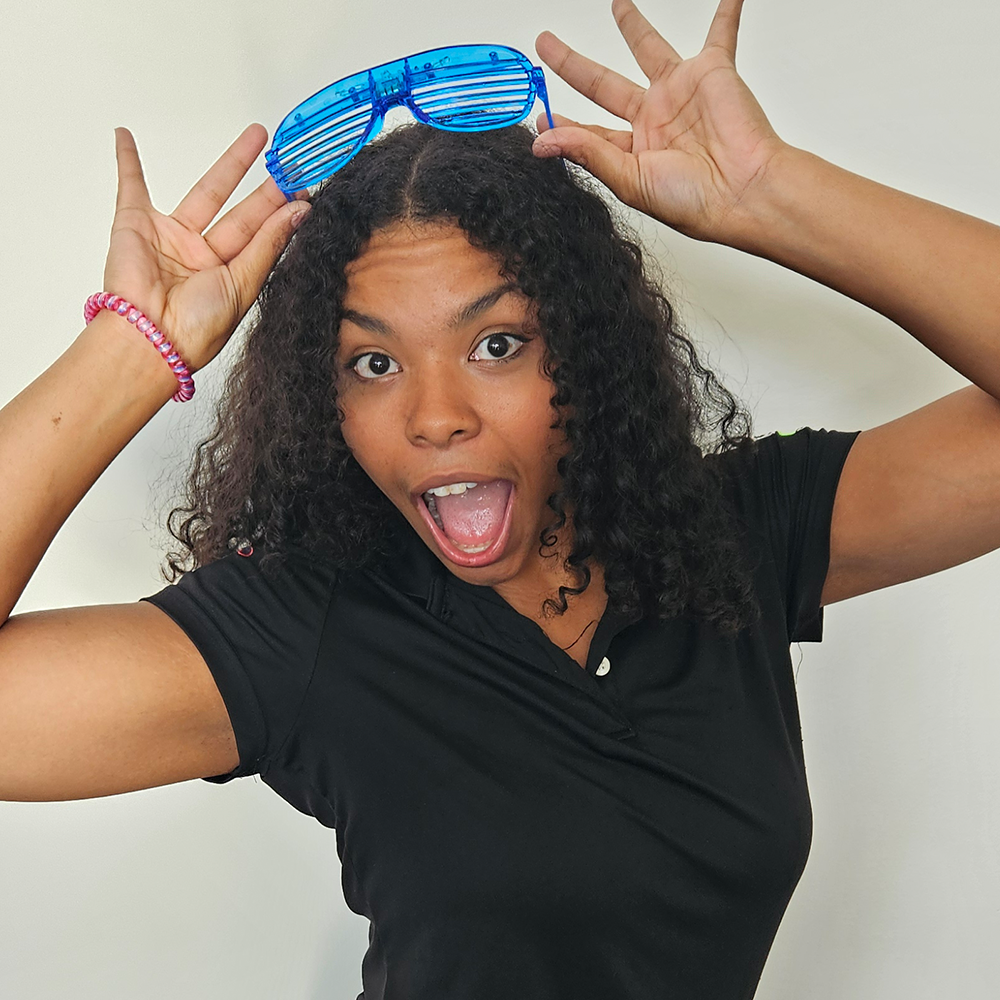 Amara MC/DJ/Party Pumper Head Shot